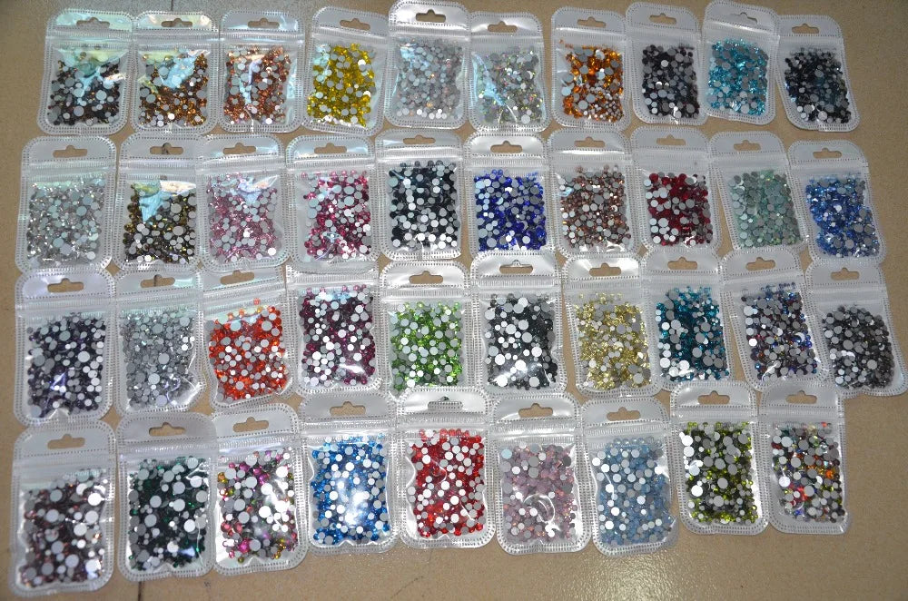Pacotes com 350pcs de Strass Cristal